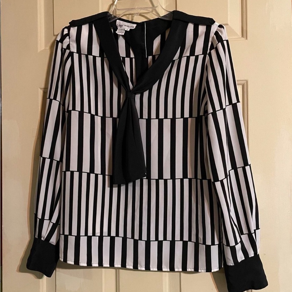 Chic Black and White Striped Blouse